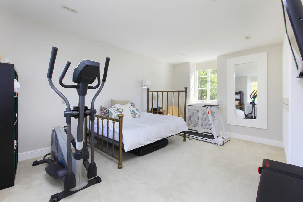 property in Crescent Grove, 
Clapham, SW4