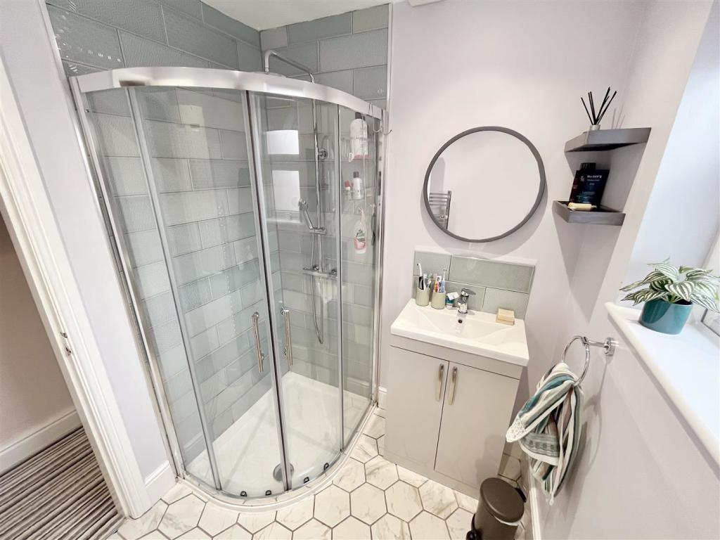 Shower Room Aspect 2.jpg