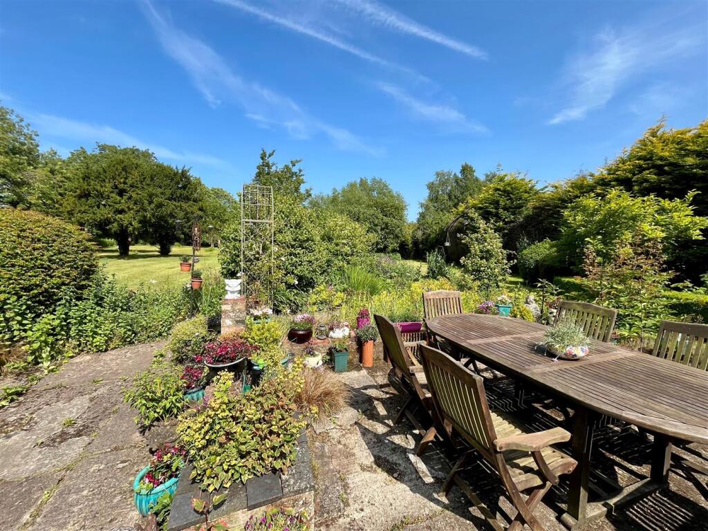 Rear Garden Patio.jpg