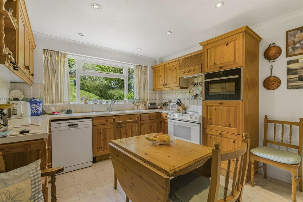 Kitchen/Breakfast Ro