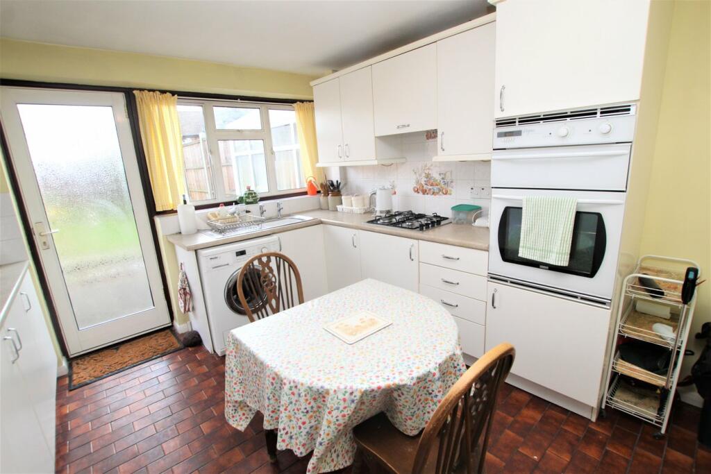 Kitchen/Breakfast Ro