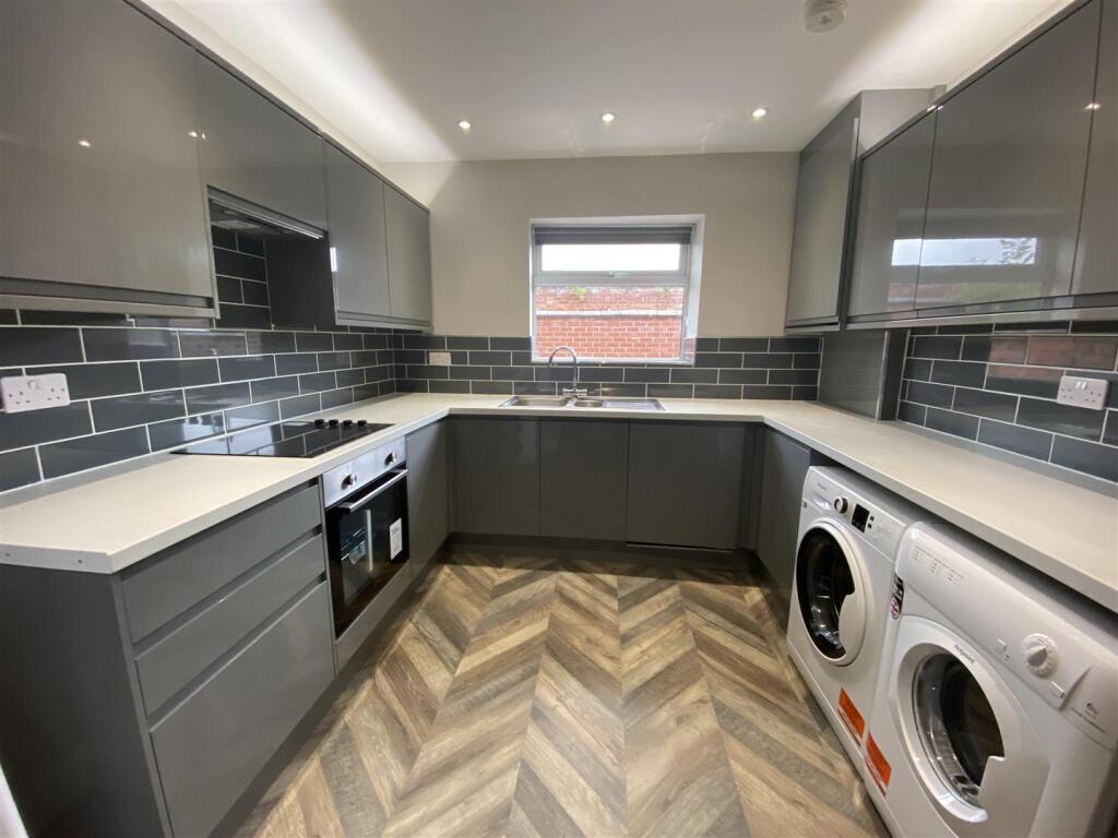 17eg.kitchen.jpg