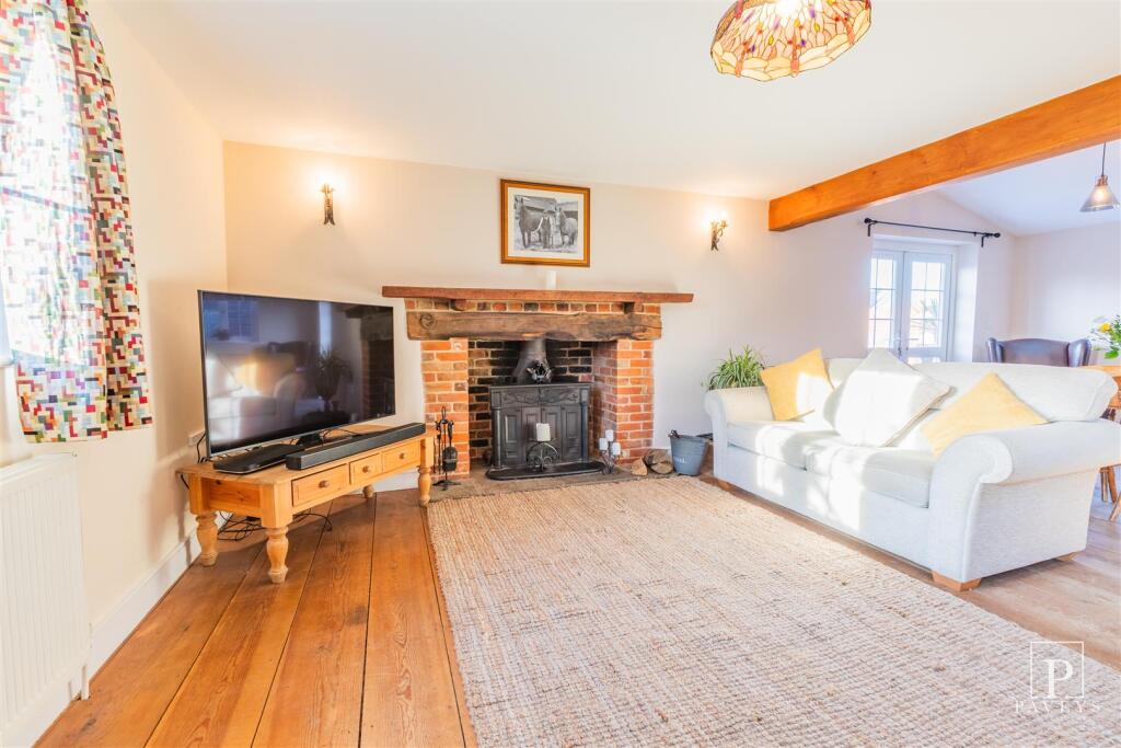 LOUNGE AREA