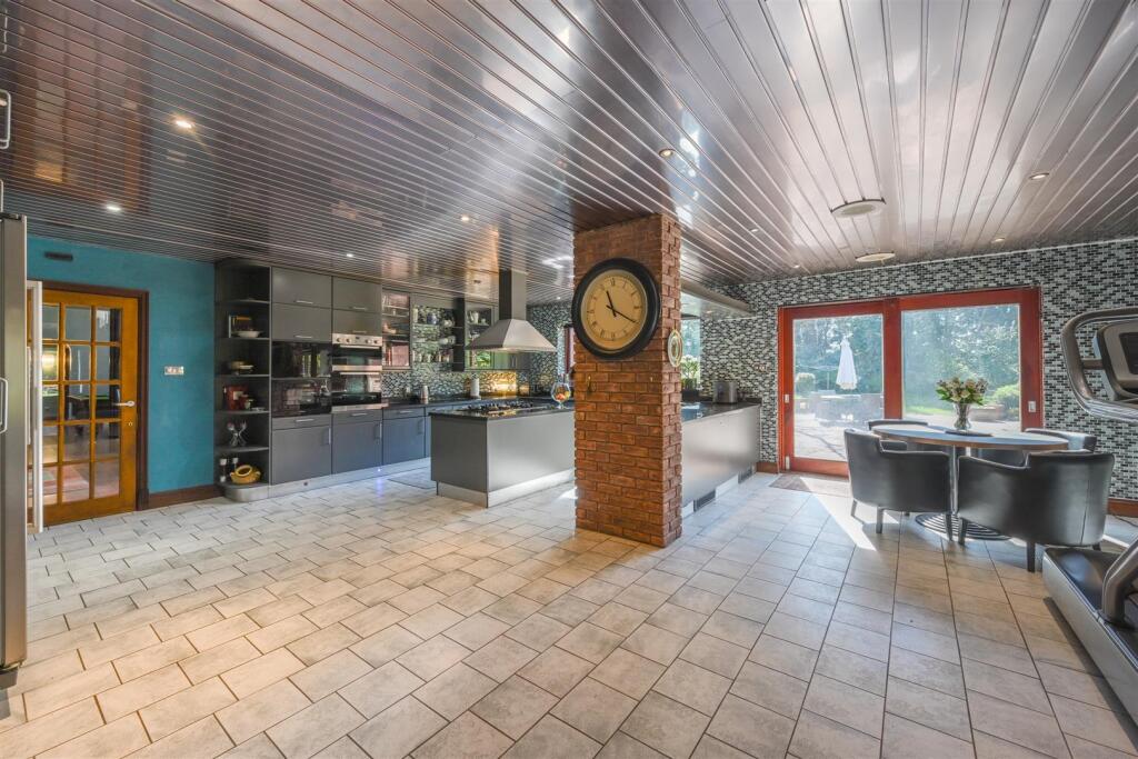 Court Manor (41 of 60).jpg