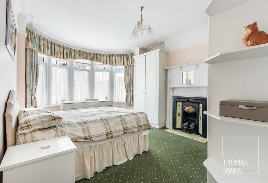 Berkshire Gardens, double bedroom