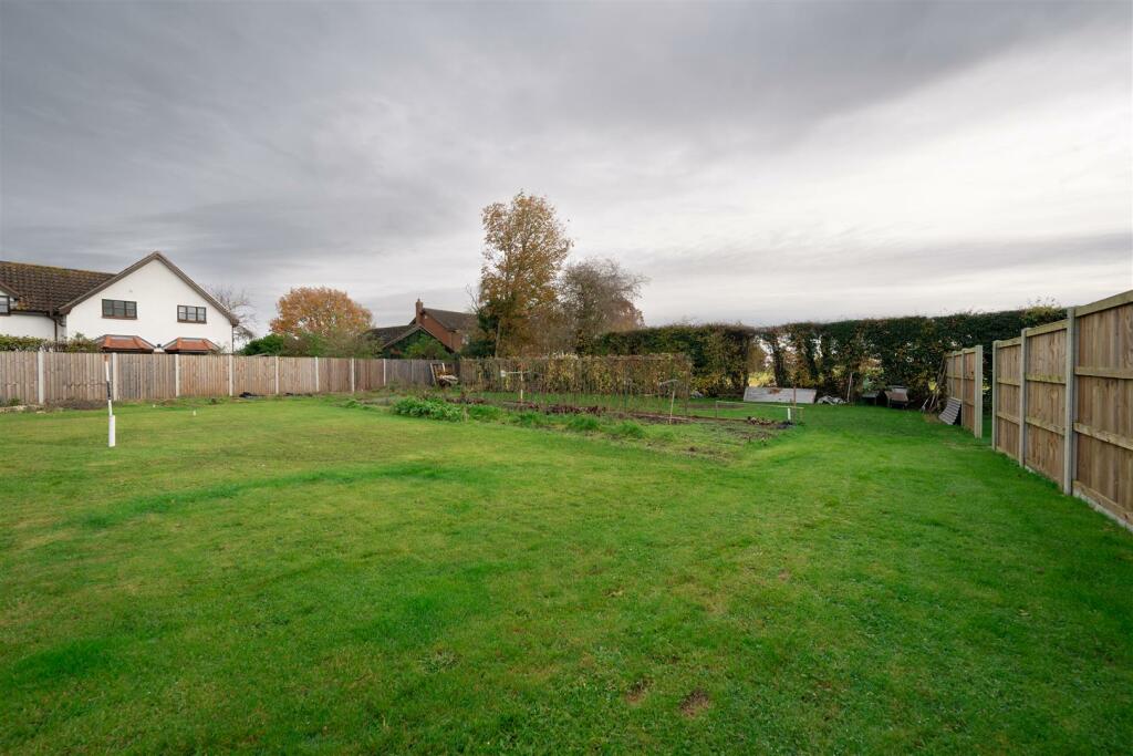 Plot 2.3.jpg