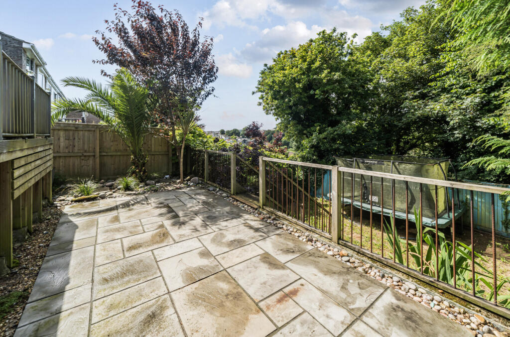 1315981-3-685eb33...