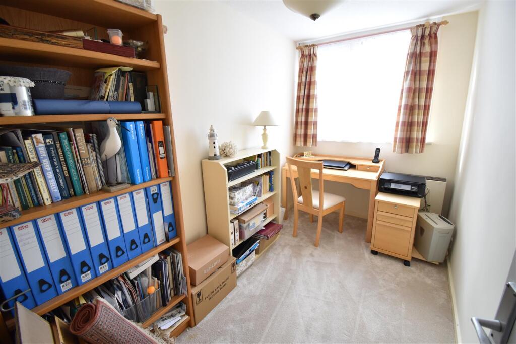 Bedroom 2.JPG