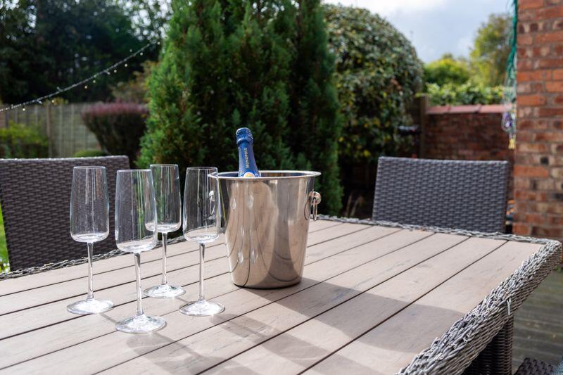 Garden dining