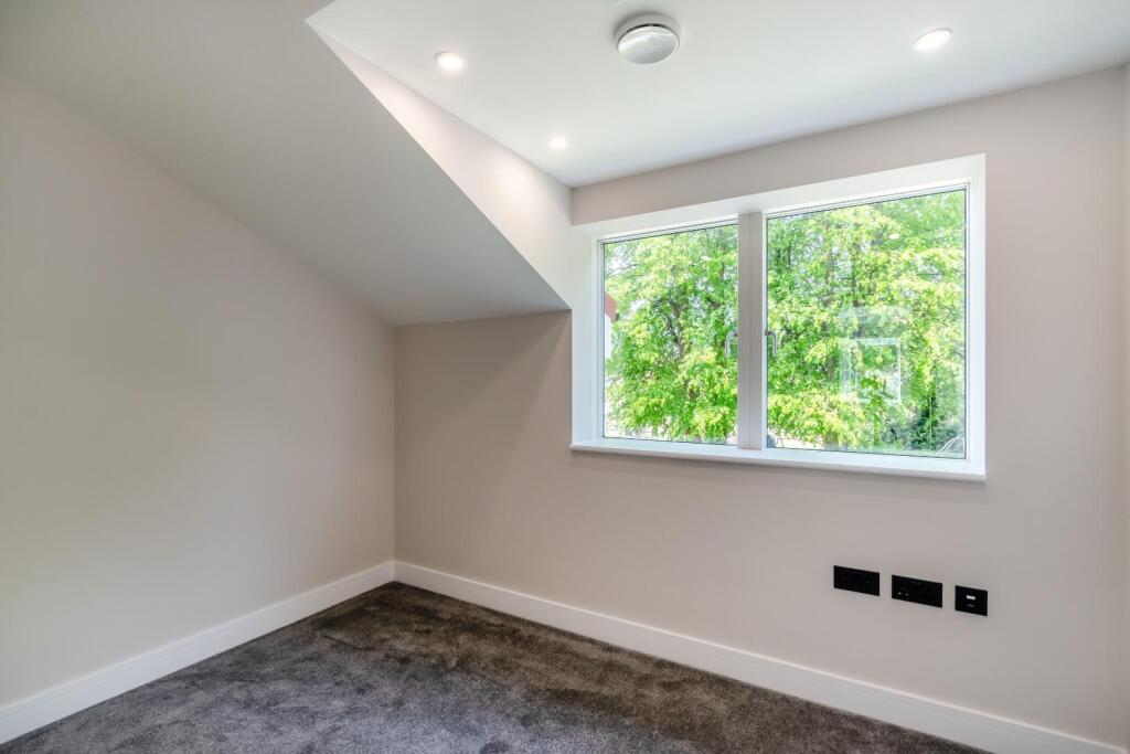 8646030-interior39.jpg