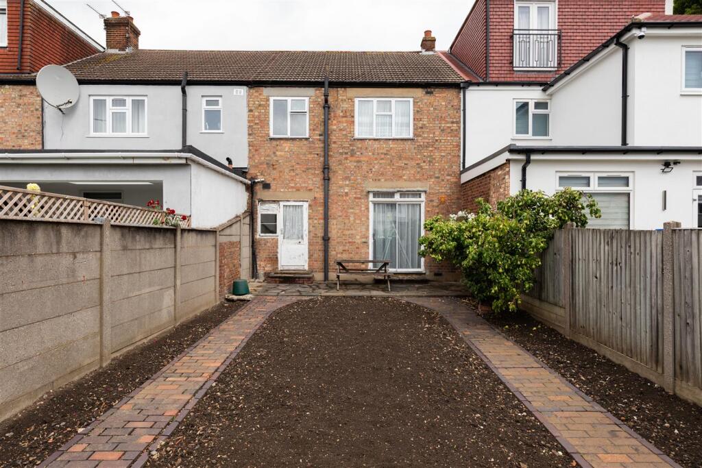 Hall Lane, E4