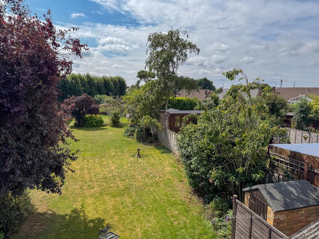 14 Westhill Cl Kettering-09.jpg
