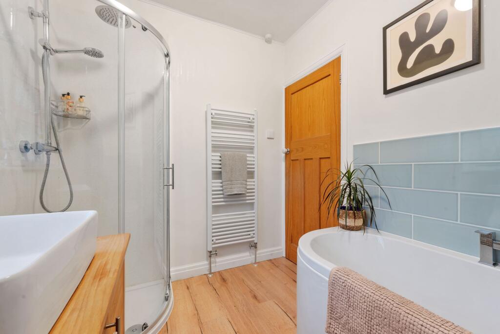 Main bathroom