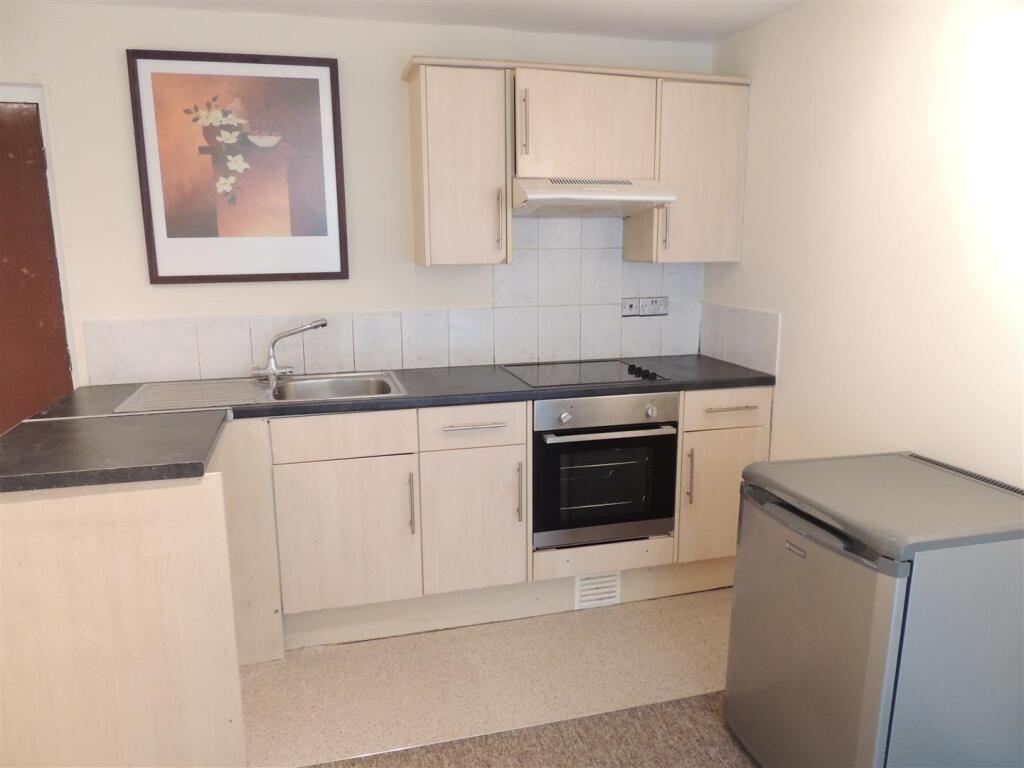 Open Plan lounge/kitchen