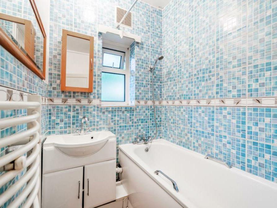 Bathroom.JPG