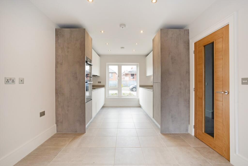 6 Lamb Close 2966...