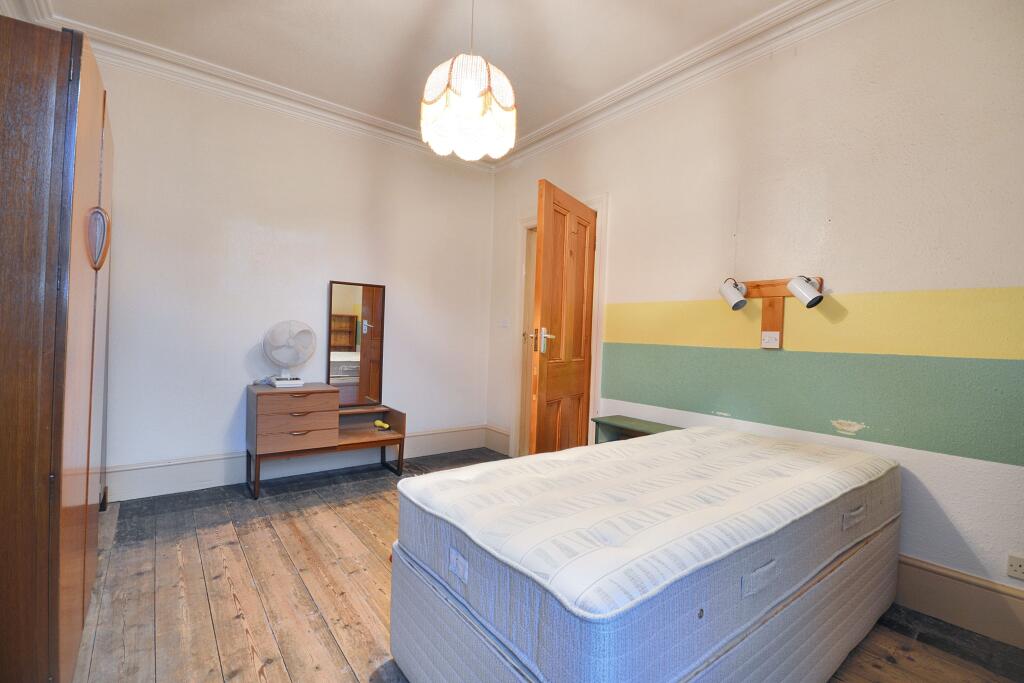 30 Broughton Road, London W13 8QW