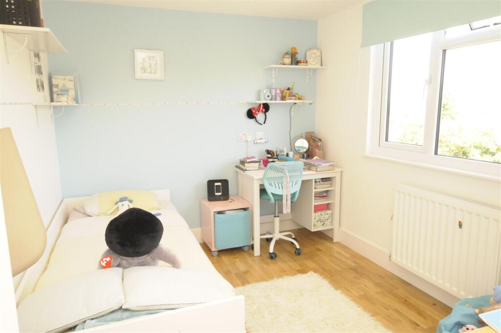 Bed 3.JPG