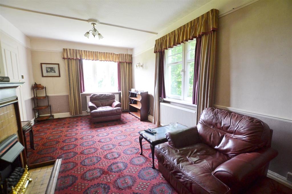 living room...JPG
