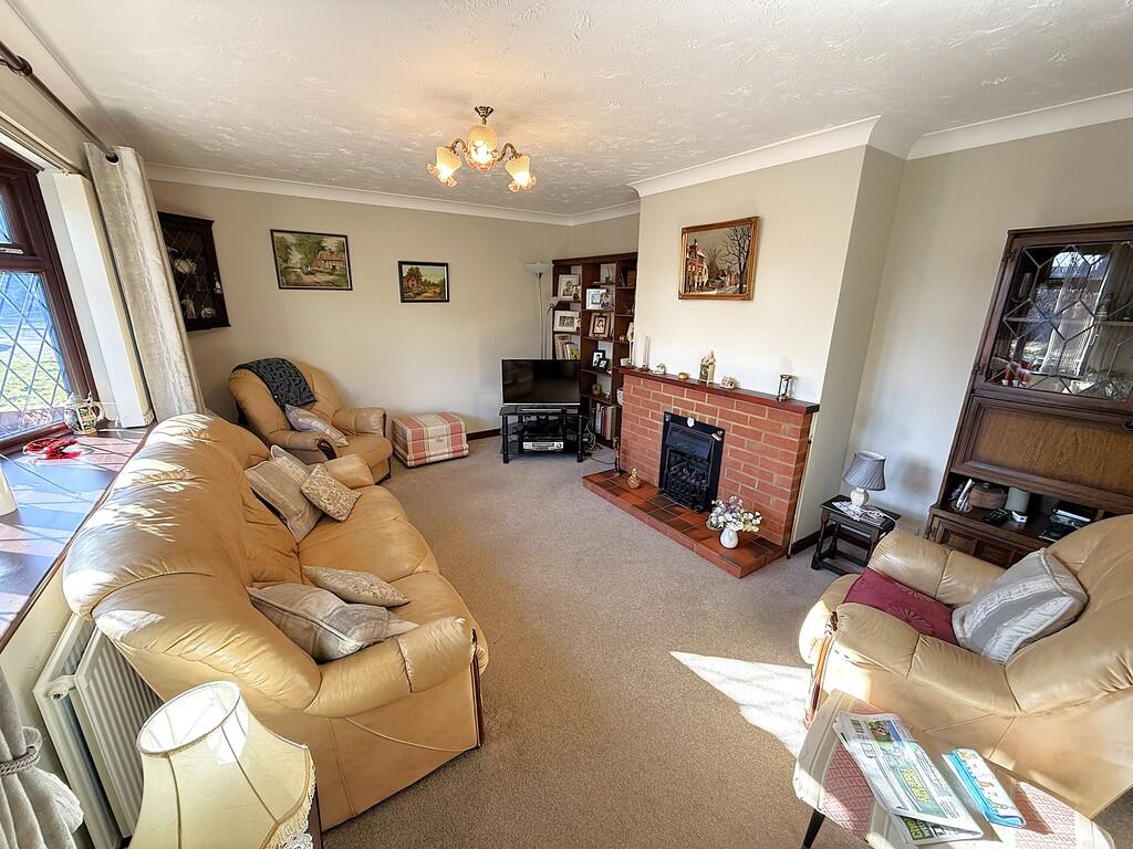 LIVING ROOM 1
