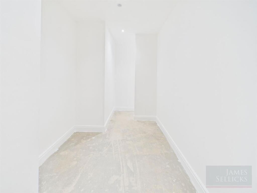 Master Bedroom Dressing Area