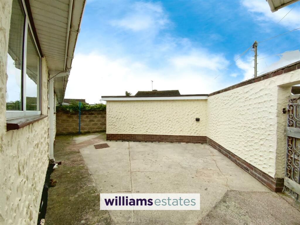 rear enclosed yard