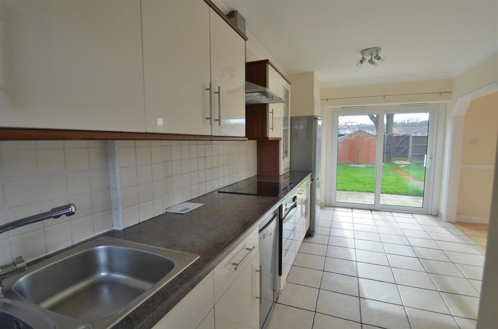 kitchen 2.jpg