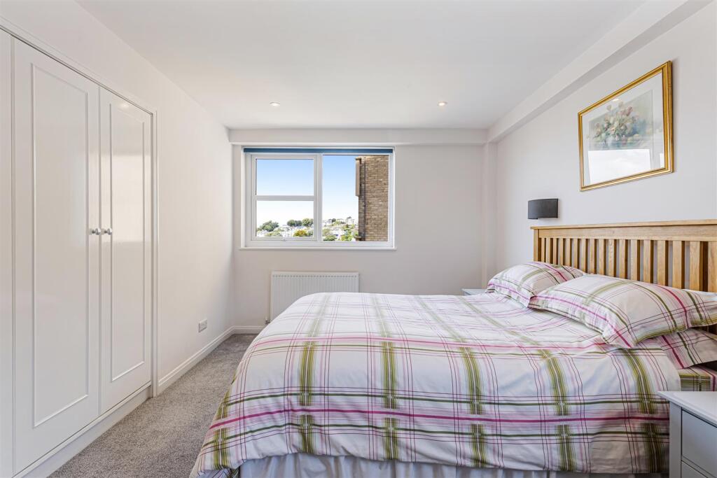 A14 - B5 Shirley Towers Vane Hill Road - 250714.jp