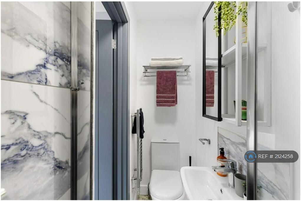 Typical En-Suite, This Is R1