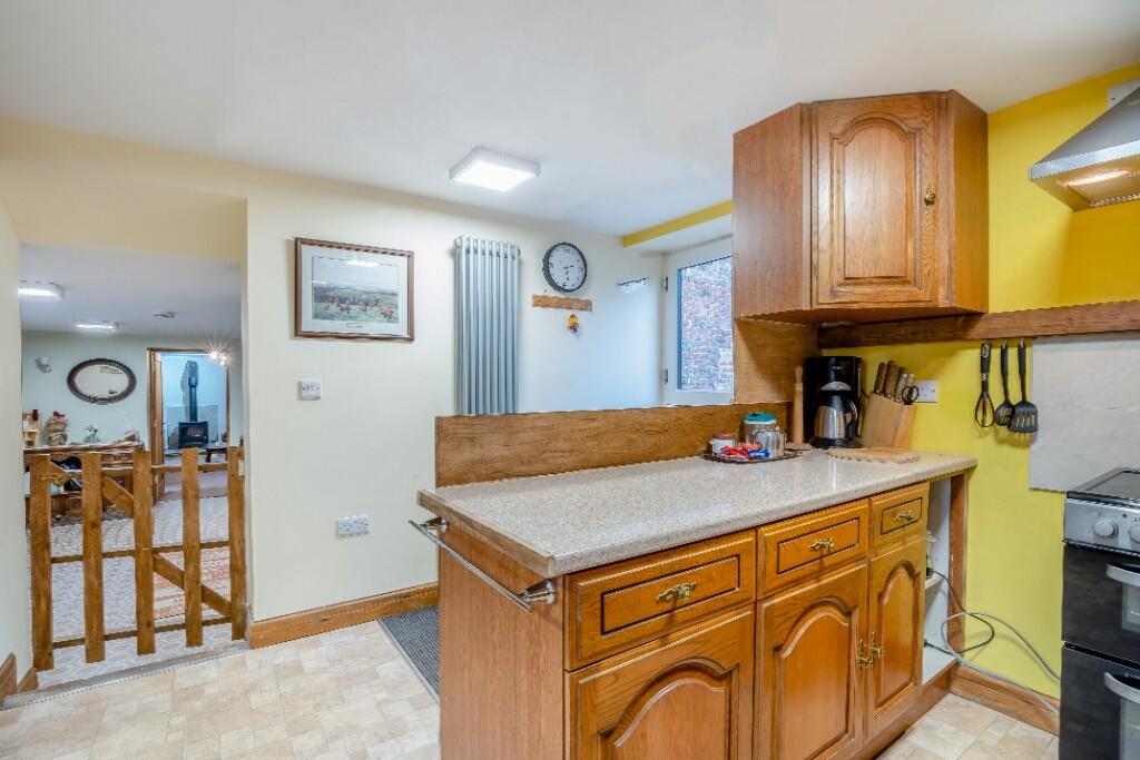 Kitchen to dining rm