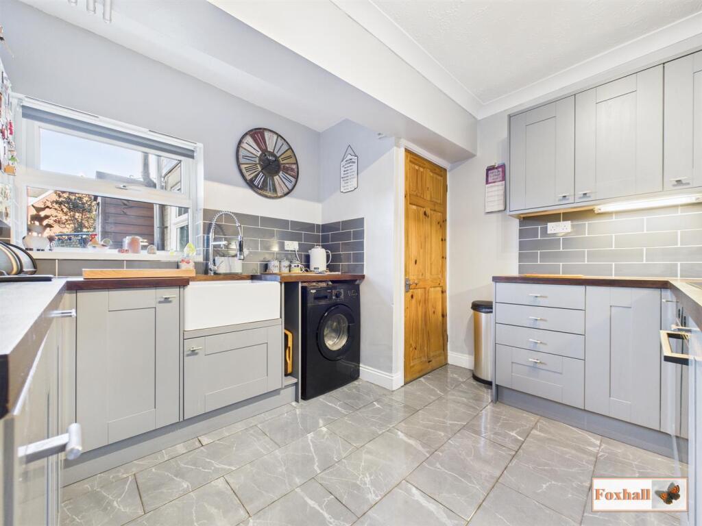 Open Plan Kitchen / Dining Area