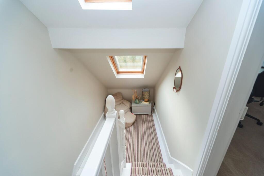 2nd floor landing.JPG