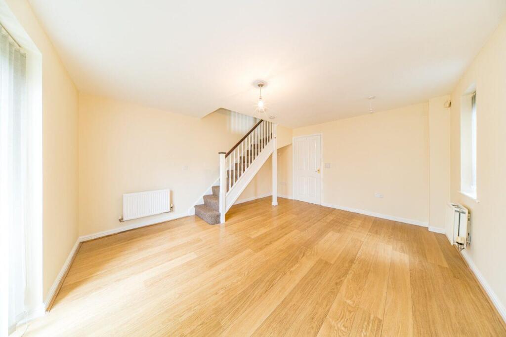 27 Molyneux Close lounge 2.jpg