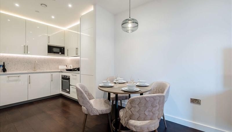 SW11 7AG - 3rd floor - 1 bedroom - 552sq ft - 1 b