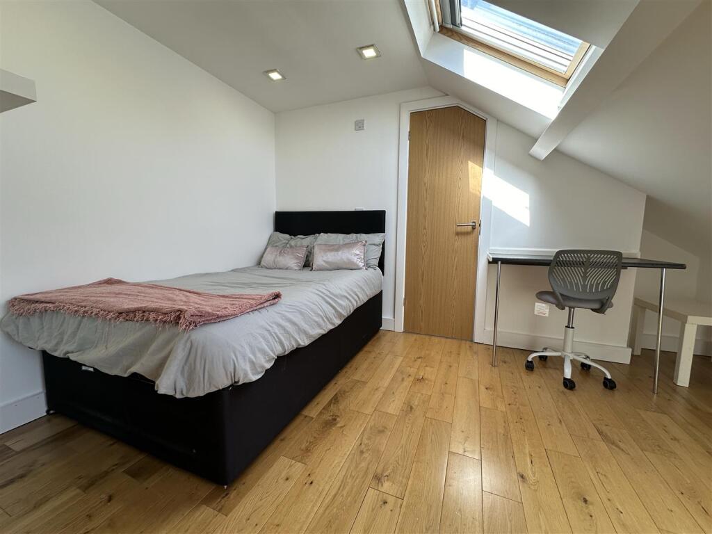 Flat 5 - Bedroom 2.JPEG