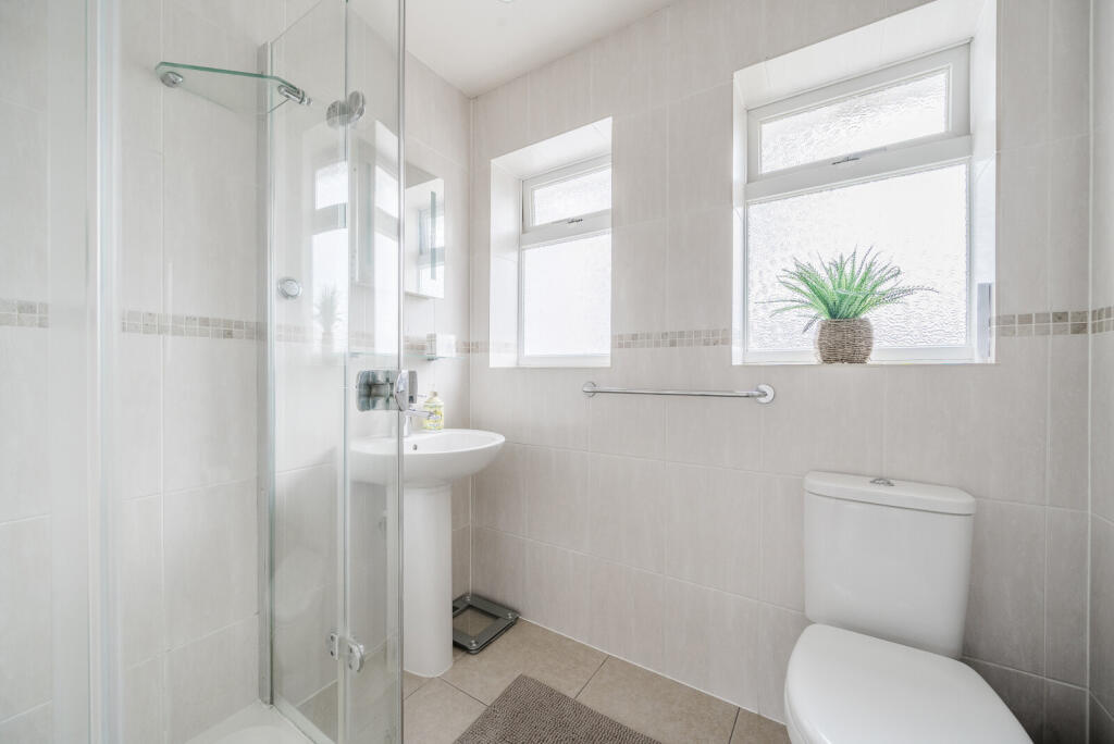 1299548-1-6830647...