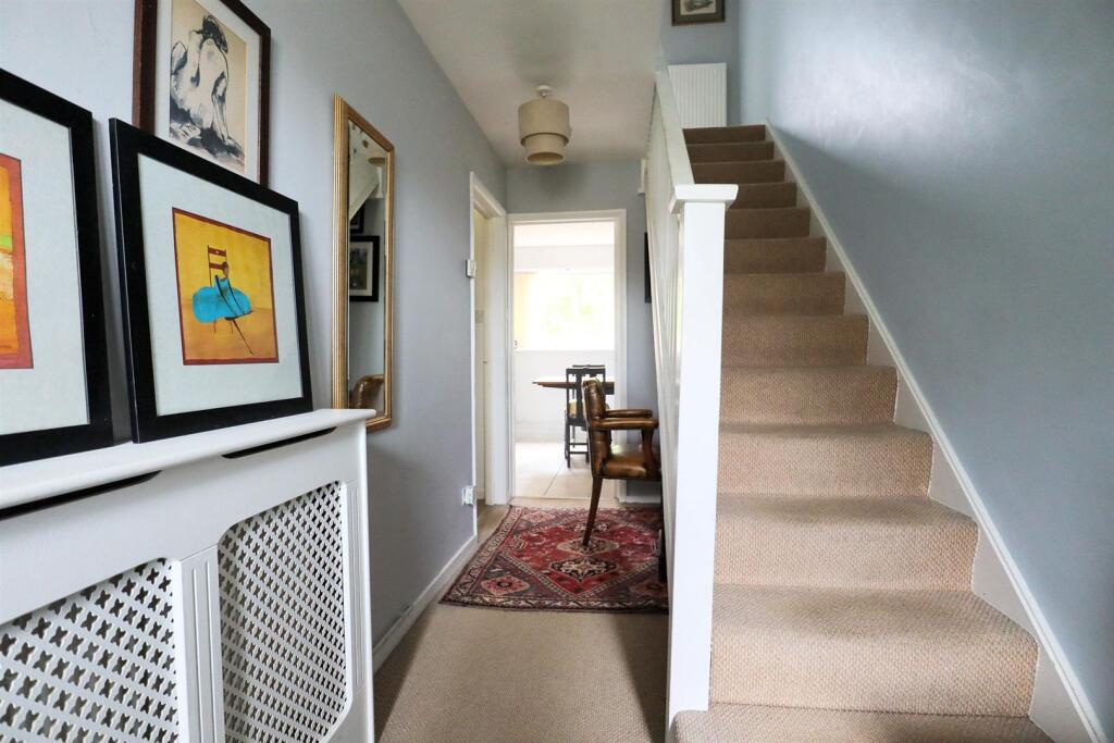 Entrance hallway.jpg