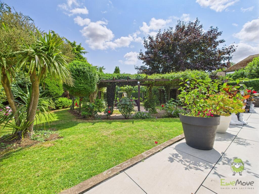 CAM01543G0-PR0142-STILL050