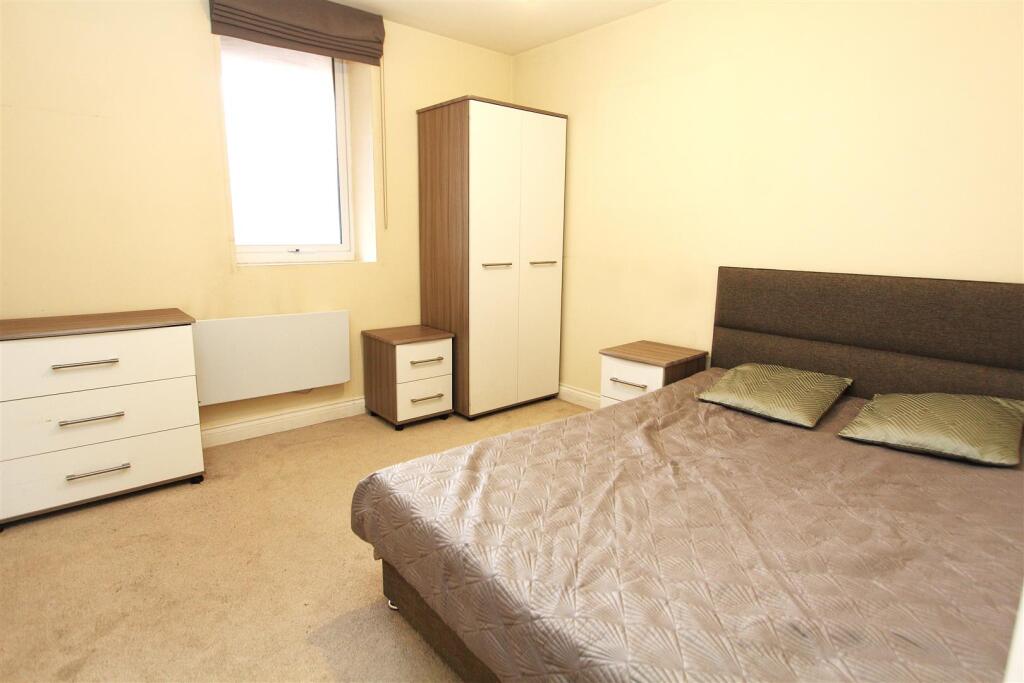 Bedroom 2.JPG