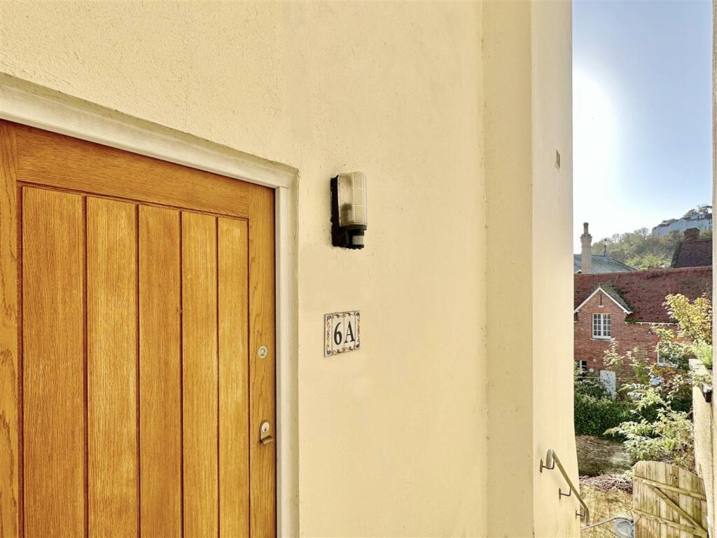 6a Prings Court 6.JPG