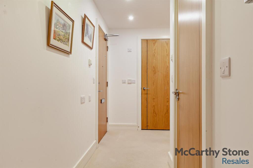 8636810-interior14-800.jpg