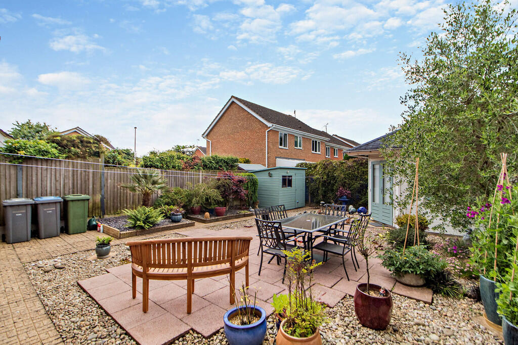 8605761-exterior0...