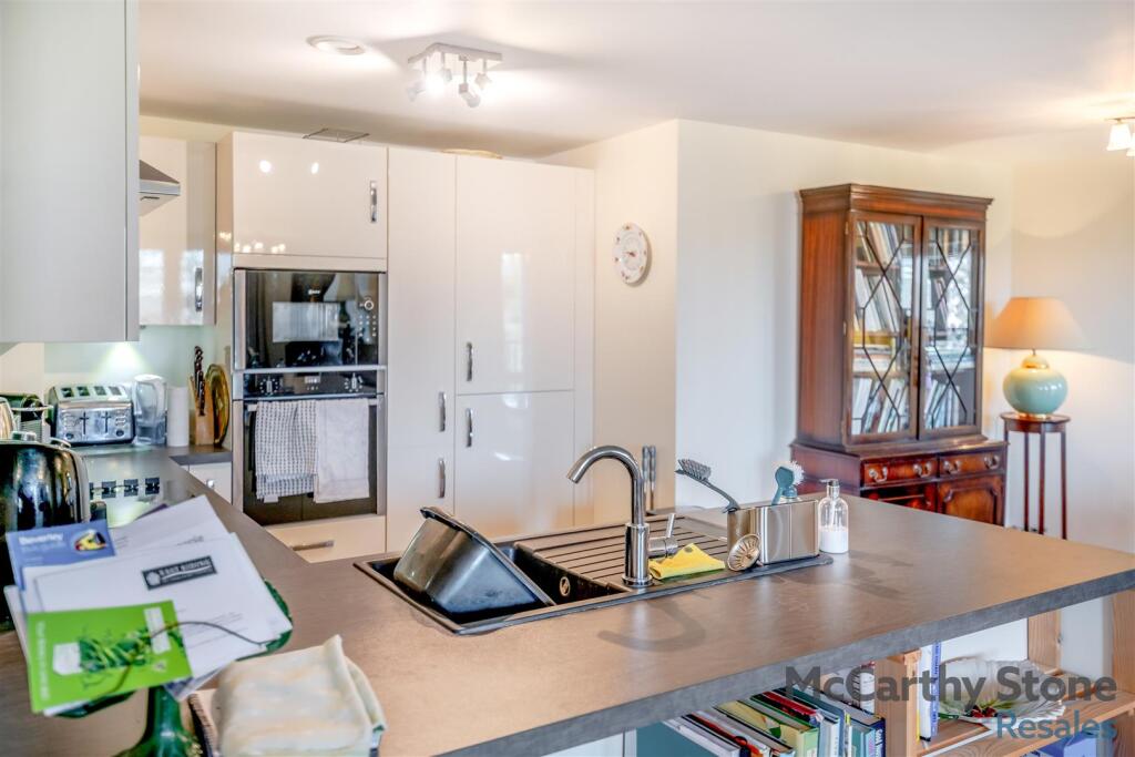 8641374-interior26.jpg