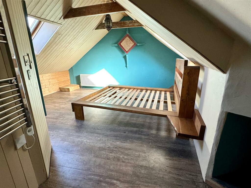 80 Crantock Street Loft Room