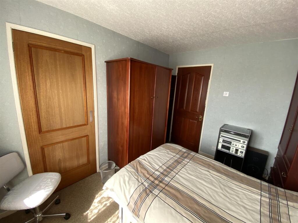 Bedroom no.2 rear double: