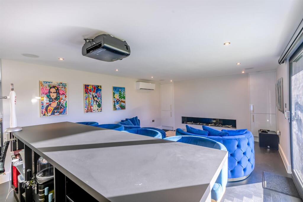 WhatsApp Image 2024-09-02 at 11.08.29_889831a4.jpg