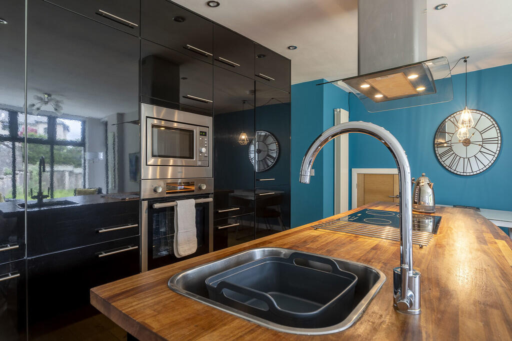 Contemporary Kitc...