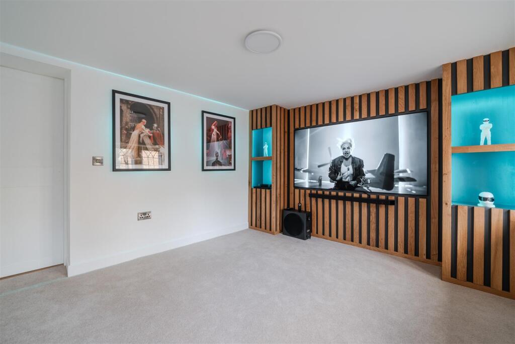 Living Room-2.jpg