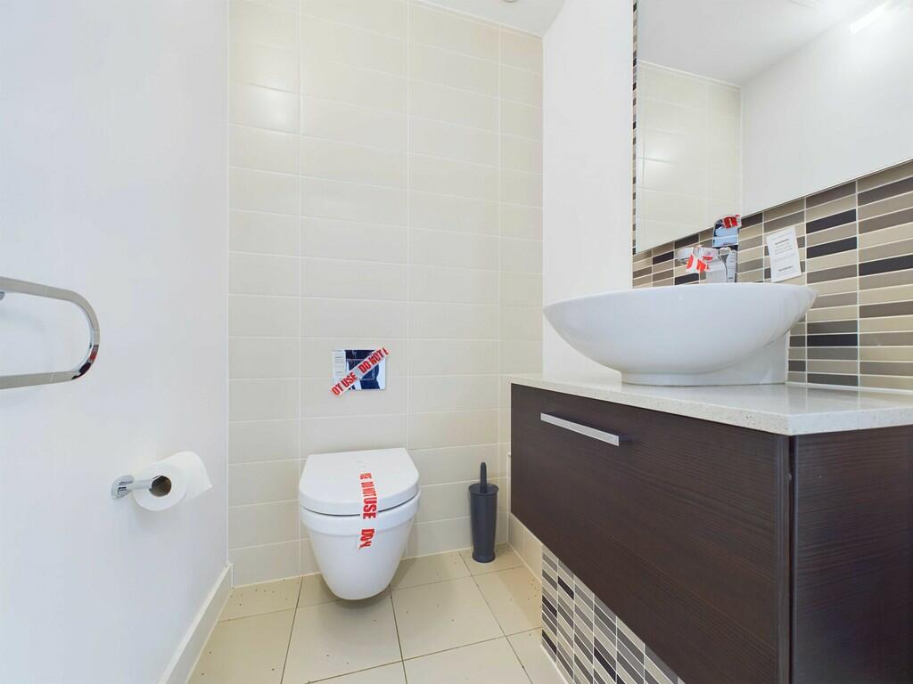 CAM03741G0-PR0043...