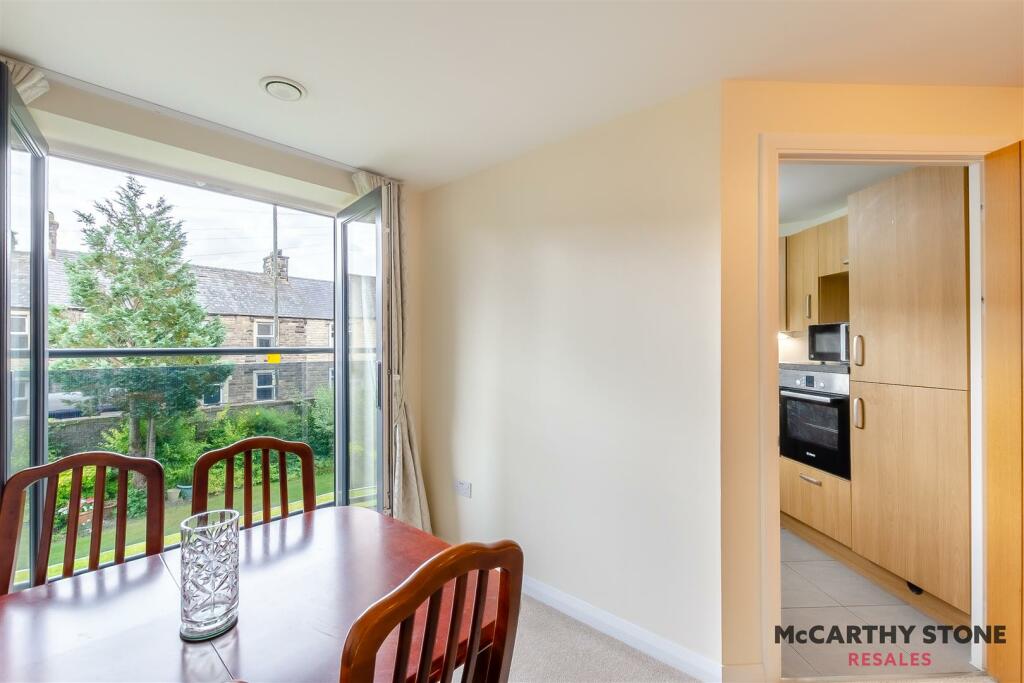 8615413-interior07.jpg